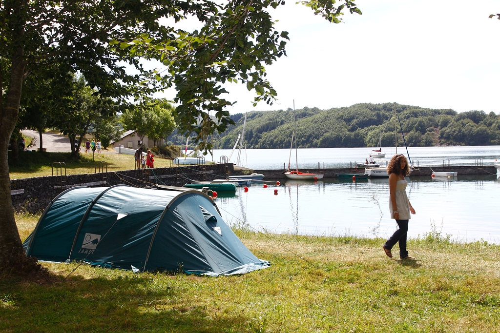 Camping aux Rives du Lac du Laouzas pour vos vacances dans le Tarn, Midi-Pyrénées
