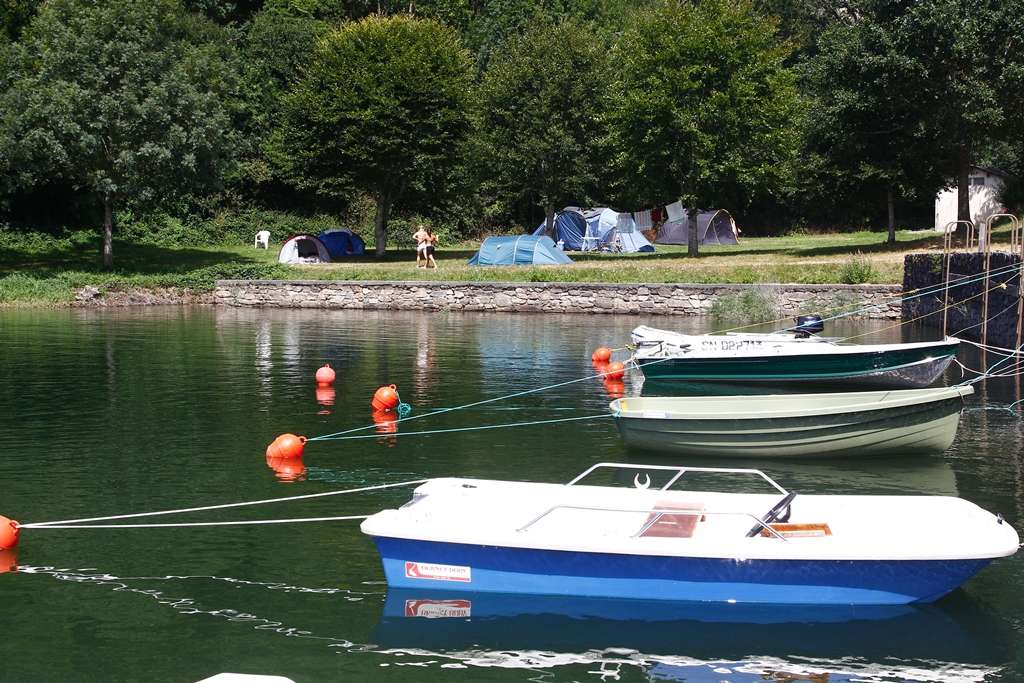 Camping aux Rives du Lac du Laouzas pour vos vacances dans le Tarn, Midi-Pyrénées