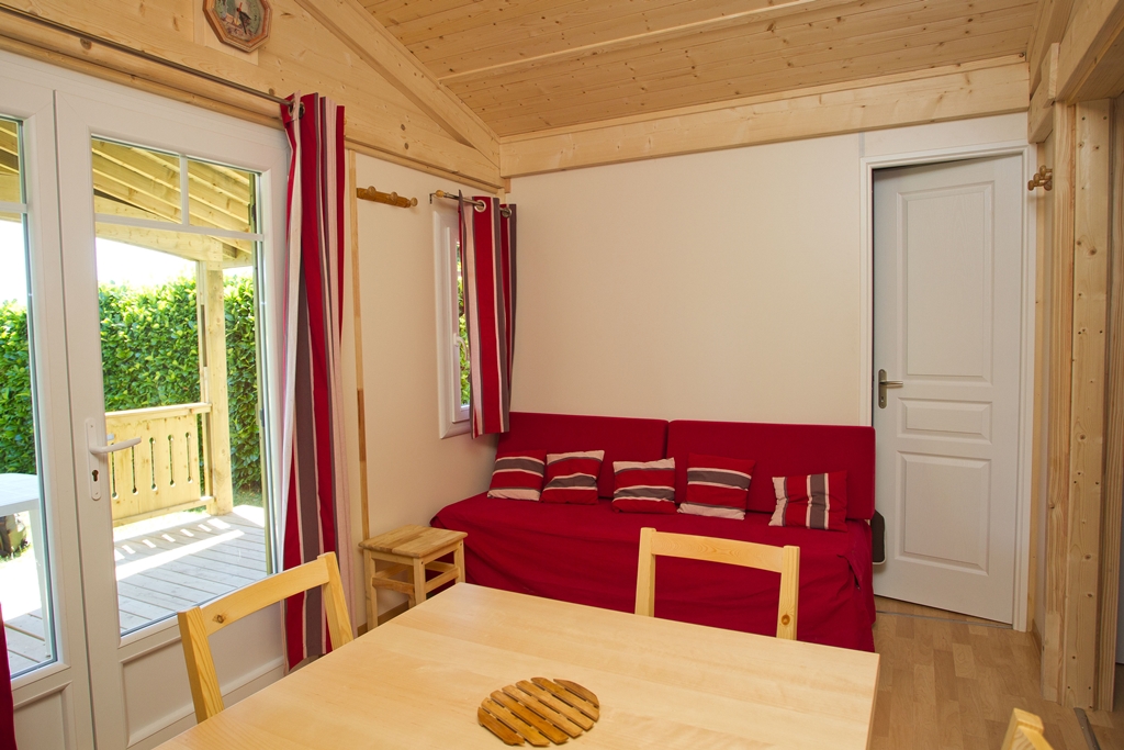 Location des Chalets du Lac Confort des Rives du Lac du Laouzas pour vos vacances dans le Tarn, Midi-Pyrénées