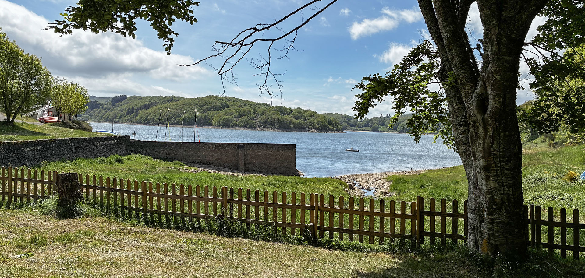 camping emplacement vue sur lac