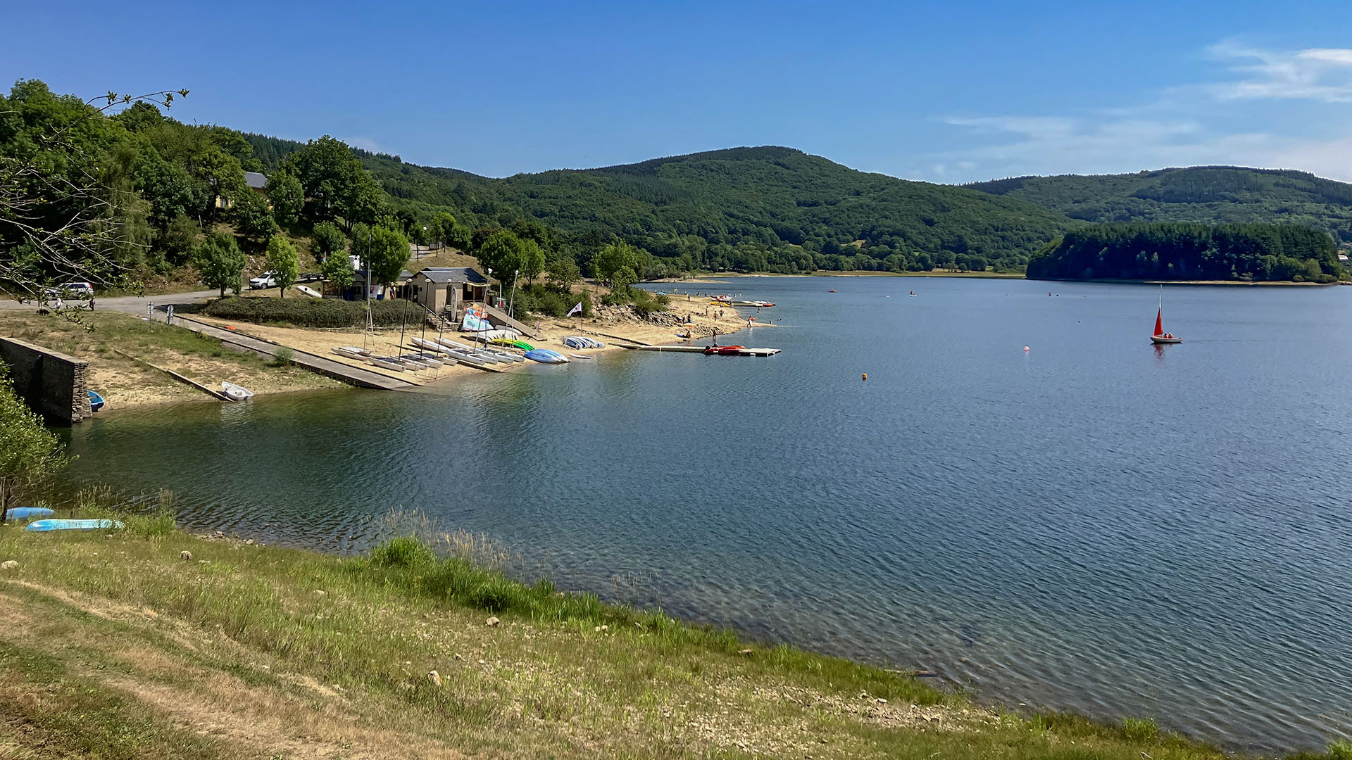 mobil home pers bord de lac